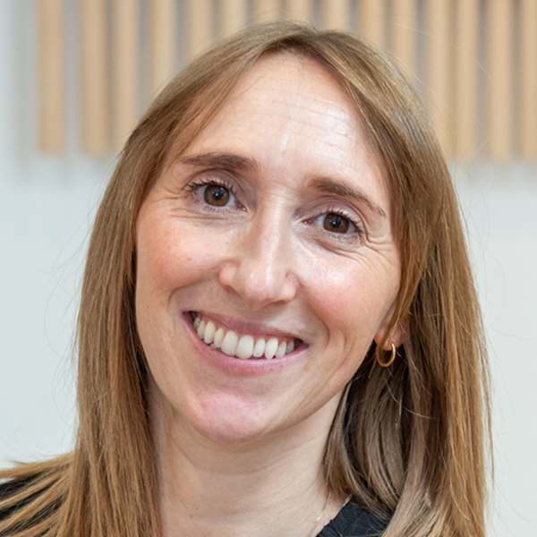 Zara Chadowitz<br>Acupuncturist